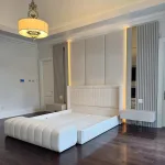 Giường bọc nệm cao cấp TTB24