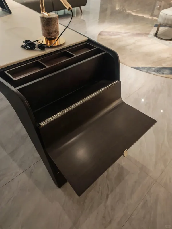 Bàn làm việc giám đốc + trưởng phòng BLVGD13