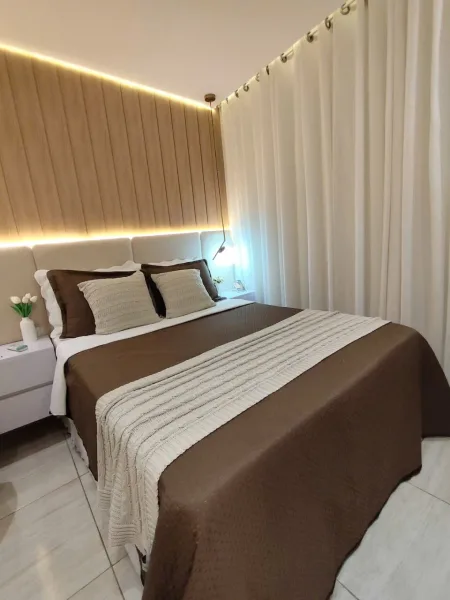 Giường bọc nệm cao cấp TTB18